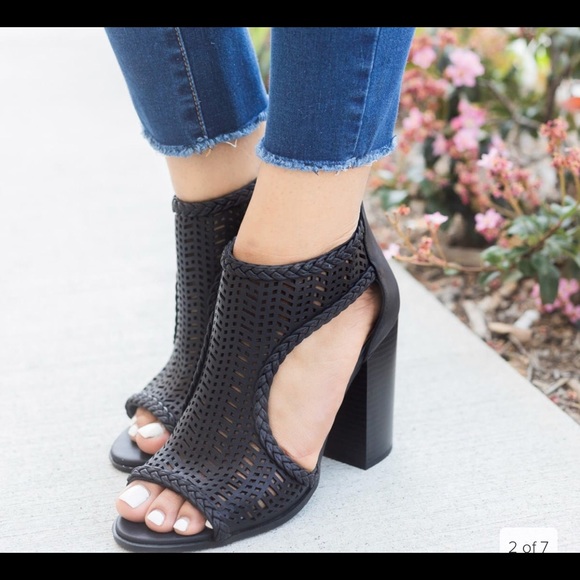 Black laser cutout bootie with braided detail - Picture 4 of 8